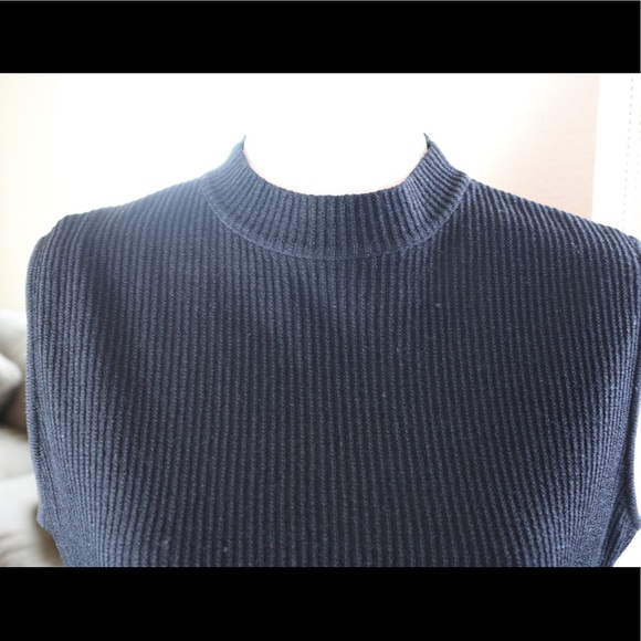 St. John Luxe Rib Knit Shell - Picture 2 of 7